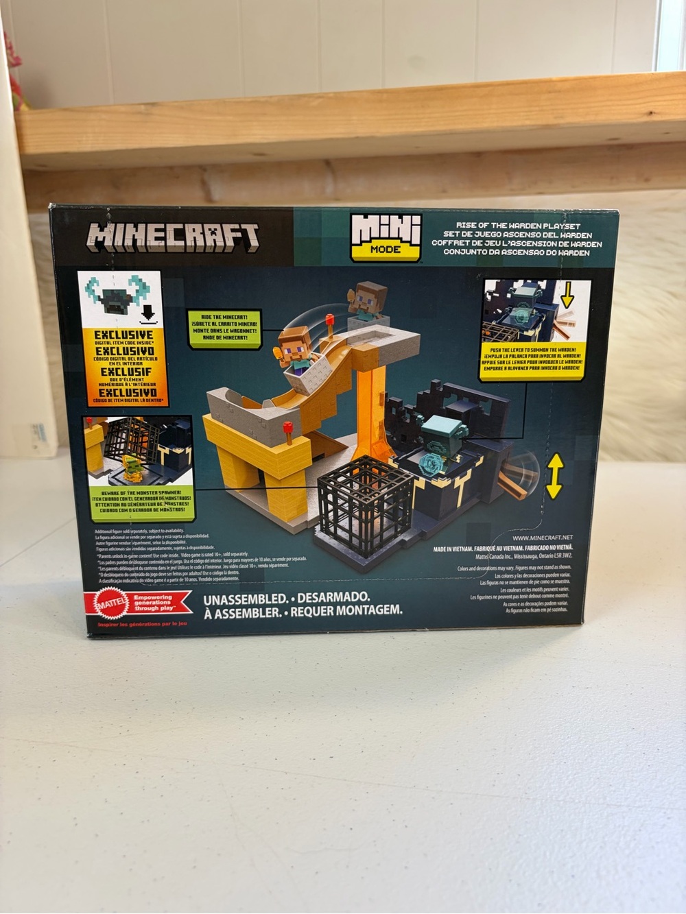 Minecraft Mini Mode Rise of the Warden Playset, 2 Minis, Steve & Warden Figures - Picture 2 of 2